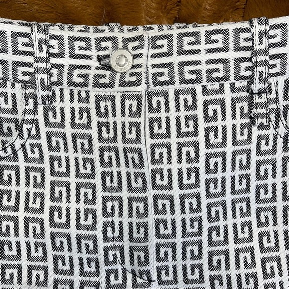 Givenchy Women's Size 26 Denim Jacquard Short EUC $990 - Picture 6 of 13